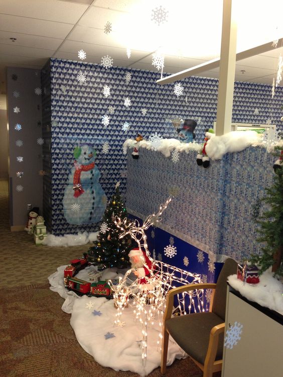 Christmas Decorating Ideas for Offices | Cubicles Plus